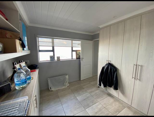 3 BEDROOM HOUSE TO LET IN OUTENIQUA STRAND